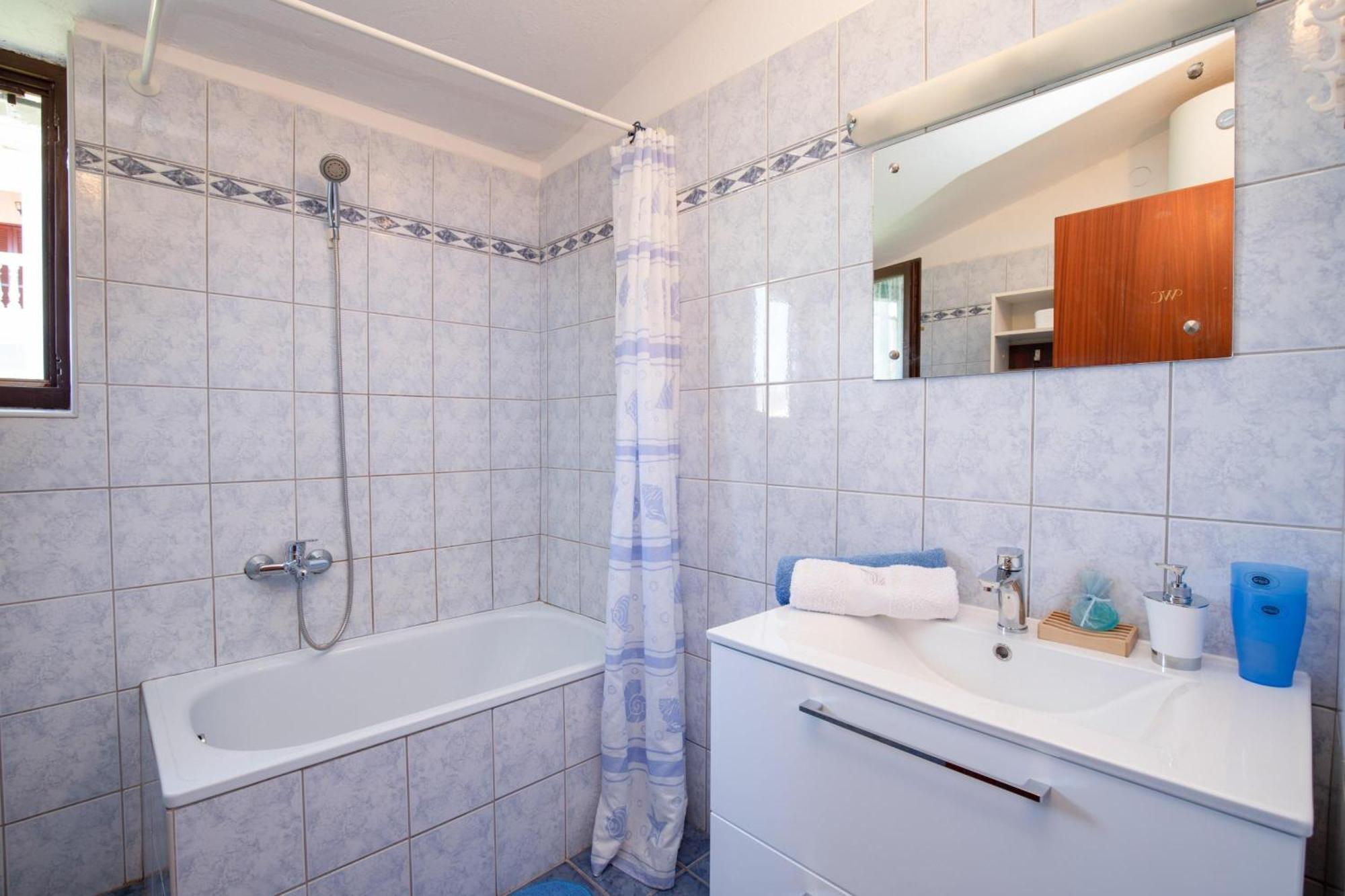 Apartments Brankica Island - Happy Rentals Vantacici Exterior foto